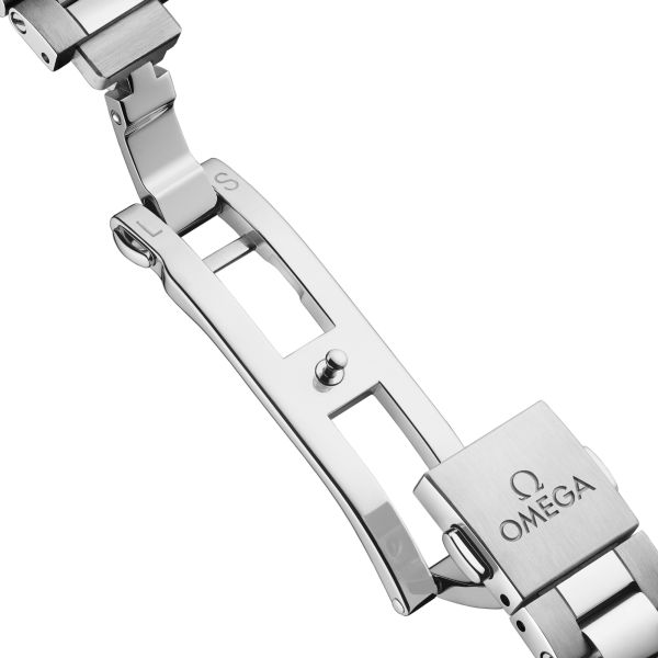 Omega Seamaster Aqua Terra Shades 150m Co-Axial Master Chronometer lavender dial steel bracelet 38 mm