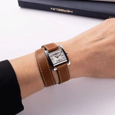 Montre Herbelin Ve Avenue quartz cadran argent bracelet cuir brun double tour 23,4 x 19 mm 17537AP08GDL