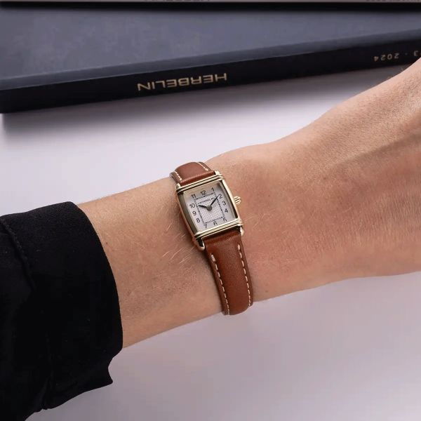 Herbelin Art Déco PVD Or Jaune quartz index Arabic numerals silver dial brown leather strap 17,80 x 19,40 mm 17438P1N22GD