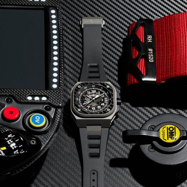 Bell & Ross BR-X5 Racing automatic black dial titanium bracelet 41 mm