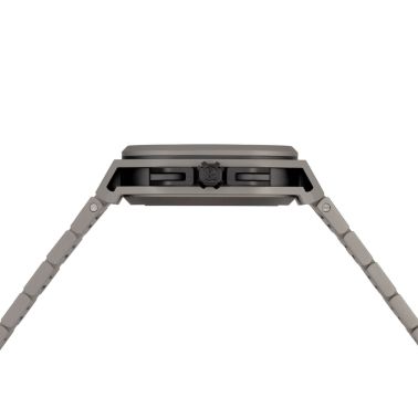 Bell & Ross BR-X5 Racing automatic black dial titanium bracelet 41 mm