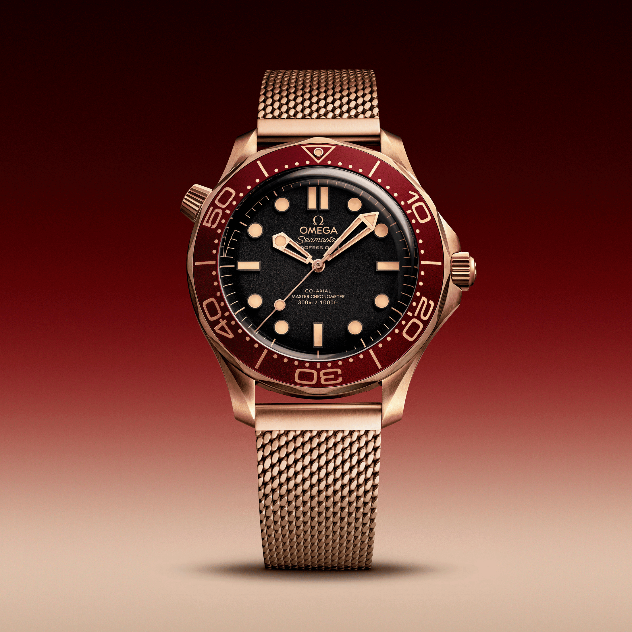 Montre Omega Seamaster Diver 300m Bronze Gold & Burgundy Co-Axial Master Chronometer cadran noir bracelet milanais 42 mm