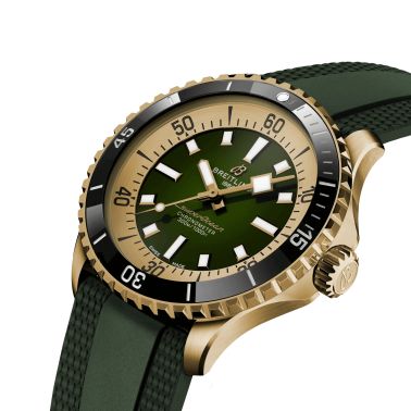 Montre Breitling Superocean Bronze automatique cadran vert bracelet caoutchouc vert 42 mm N17375201L1S1