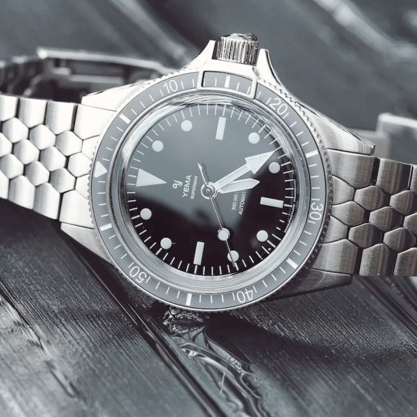 Yema Superman Steel CMM.10 automatic black dial steel bracelet 39 mm