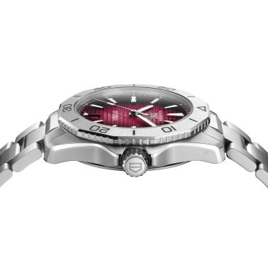 Montre TAG Heuer Aquaracer Professional 200 automatique cadran rouge bracelet acier 40 mm WBP2114.BA0627