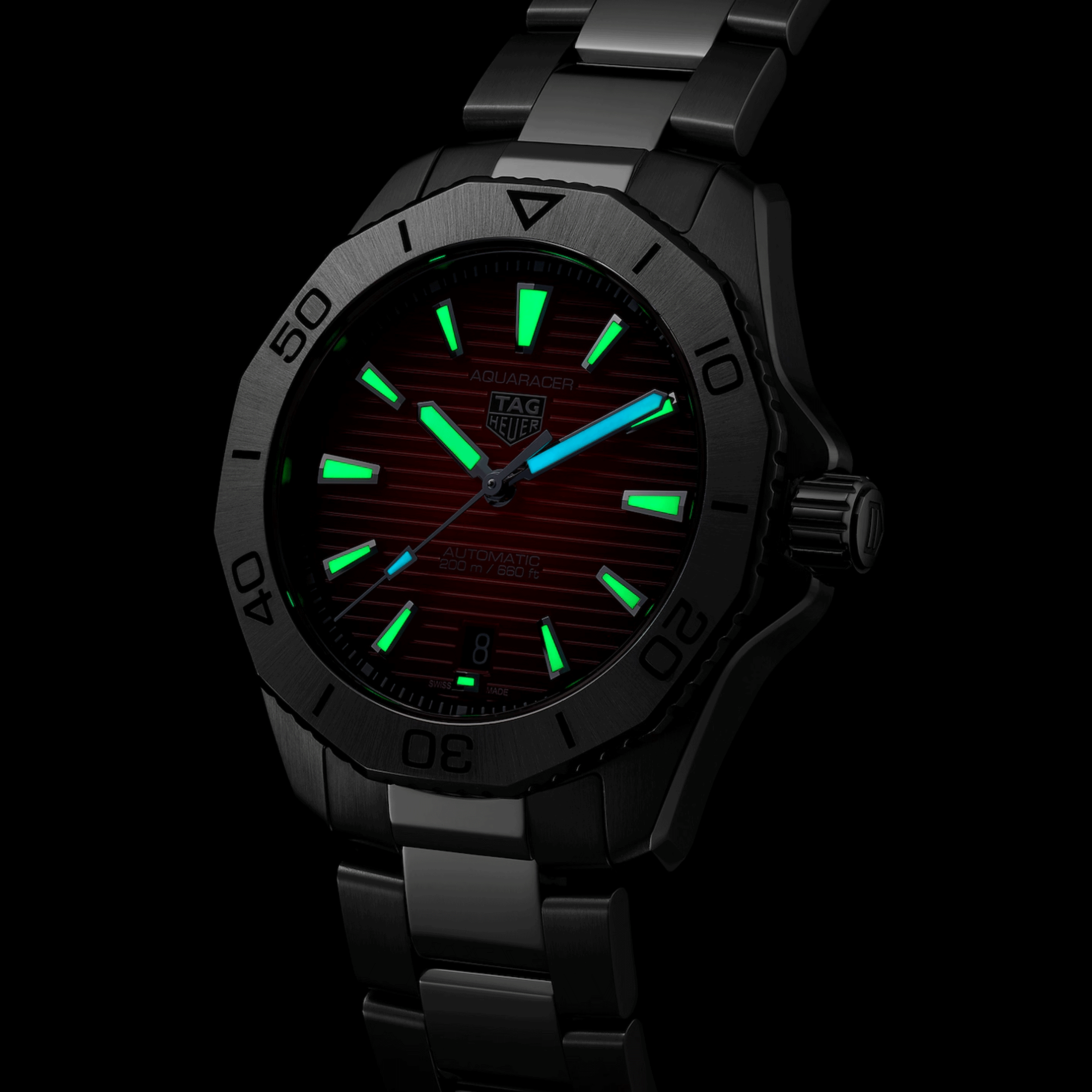 TAG Heuer Aquaracer Professional 200 automatic watch red dial steel bracelet 40 mm WBP2114.BA0627