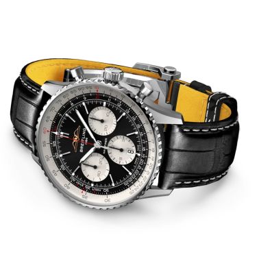 Montre Breitling Navitimer automatique B01 Chronographe cadran argent bracelet cuir noir 43 mm