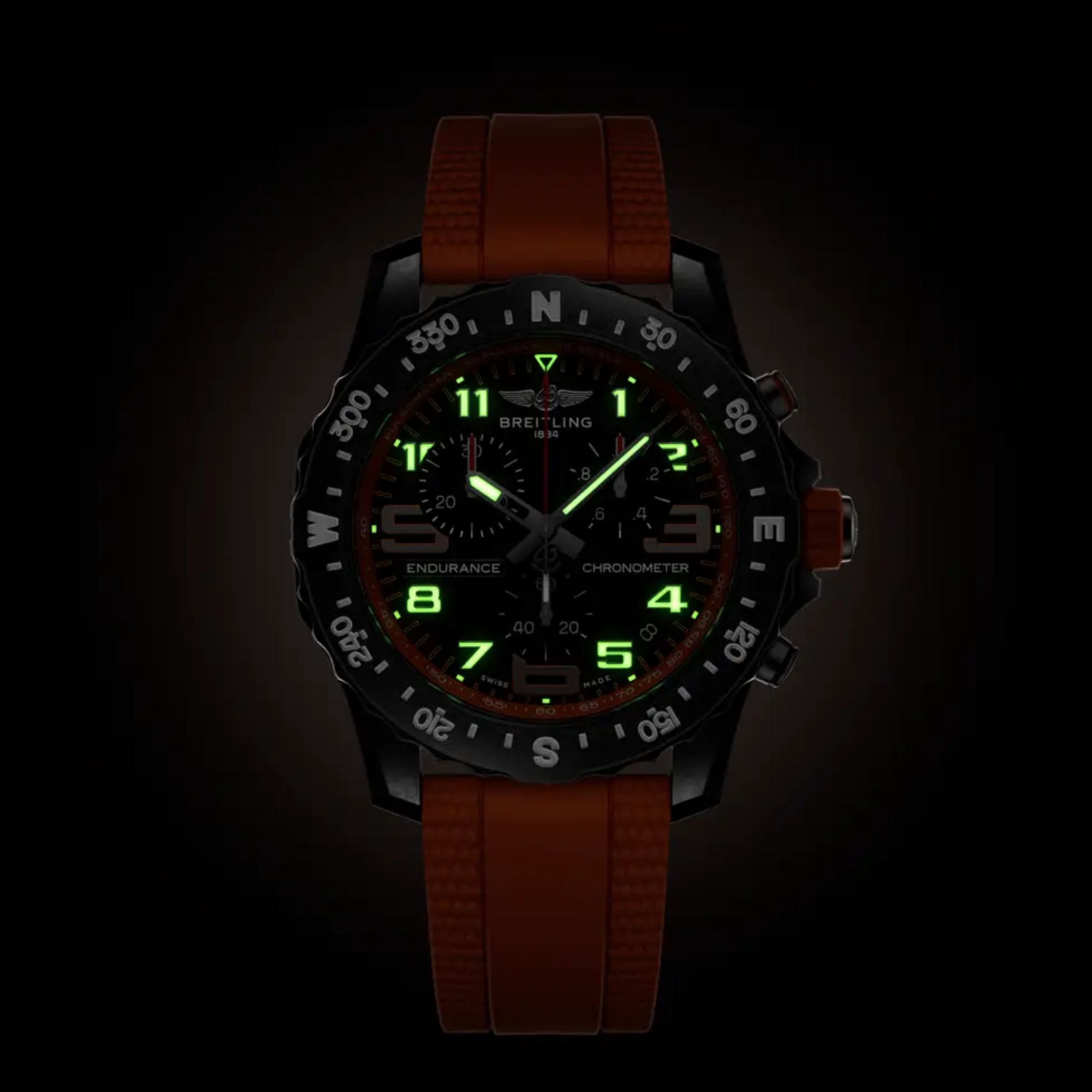 Montre Breitling Professional Endurance Pro cadran noir bracelet caoutchouc orange 44 mm