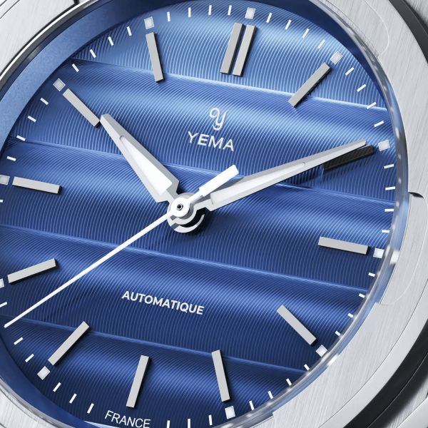 Yema Wristmaster Traveller automatic blue dial steel bracelet 39 mm