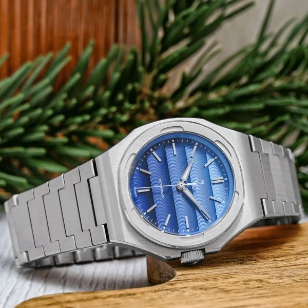Yema Wristmaster Traveller automatic blue dial steel bracelet 39 mm