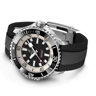 Montre Breitling Superocean automatique cadran noir bracelet caoutchouc noir 46 mm