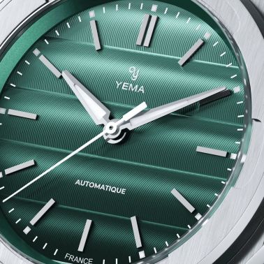 Yema Wristmaster Traveller automatic green dial steel bracelet 39 mm