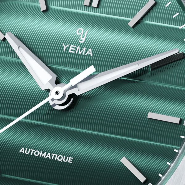 Yema Wristmaster Traveller automatic green dial steel bracelet 39 mm