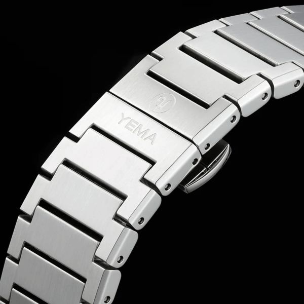 Montre Yema Wristmaster Traveller automatique cadran vert bracelet acier 39 mm