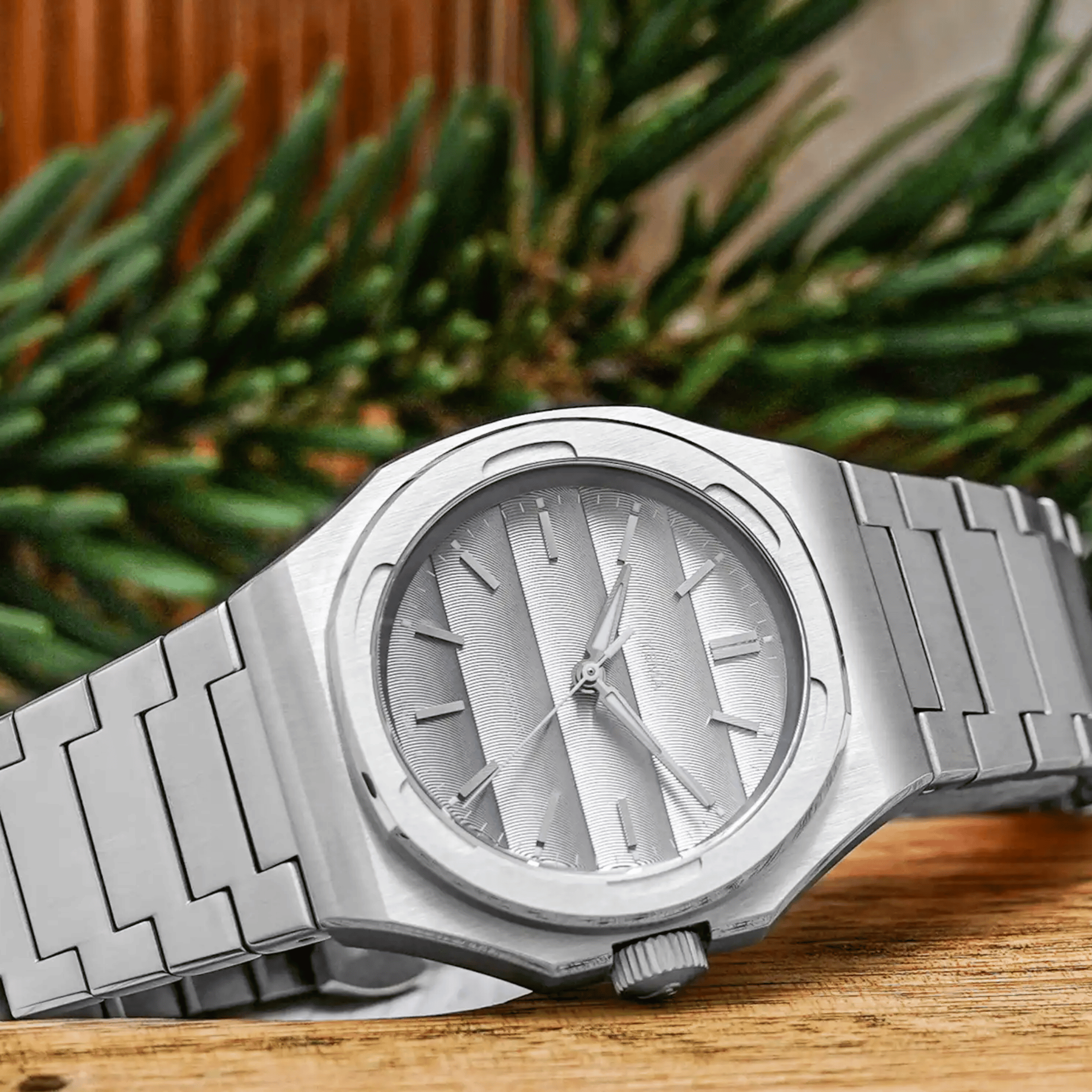 Montre Yema Wristmaster Traveller automatique cadran gris bracelet acier 39 mm