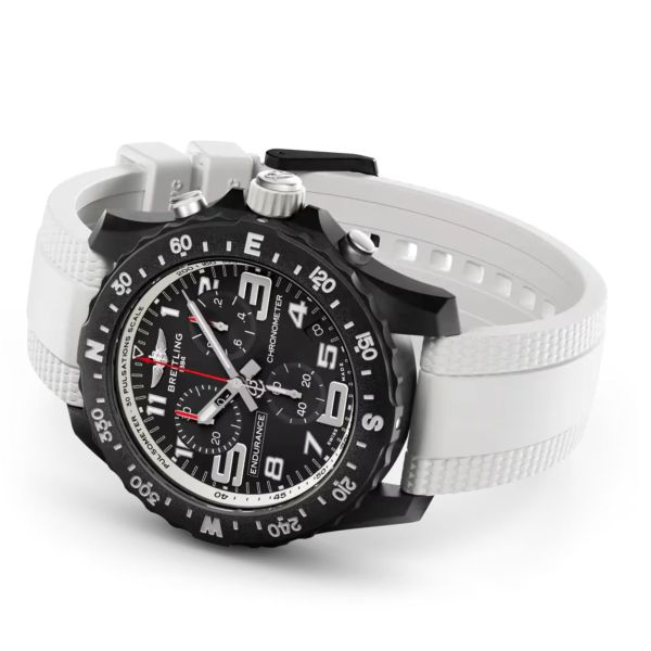 Montre Breitling Professional Endurance Pro quartz cadran noir bracelet caoutchouc blanc 44 mm