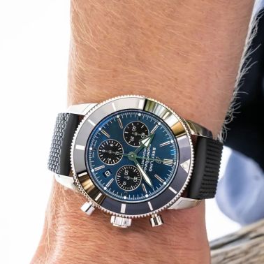Montre Breitling Superocean Heritage B01 Chronograph cadra bleu Blackeye bracelet Aero Classic 44 mm