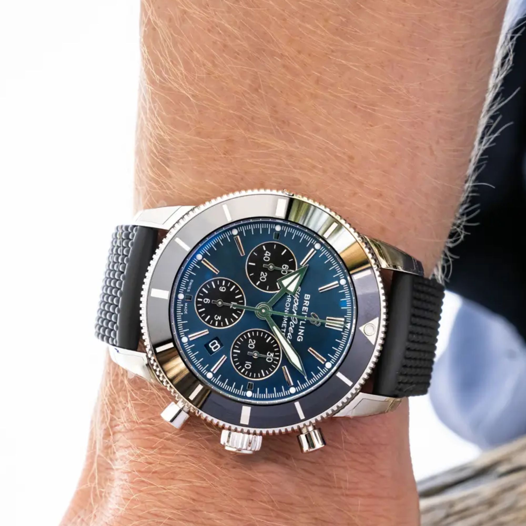 Montre Breitling Superocean Heritage B01 Chronograph cadra bleu Blackeye bracelet Aero Classic 44 mm