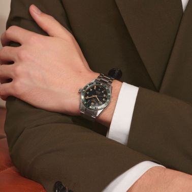 Montre Longines Spirit Zulu Time automatique lunette verte cadran anthracite bracelet acier 39 mm