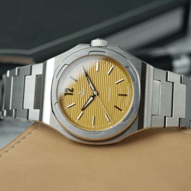 Yema Wristmaster Slim CMM.20 Micro-Rotor automatic yellow dial steel bracelet 39 mm