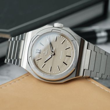 Montre Yema Wristmaster Slim CMM.20 Micro-Rotor automatique cadran champagne bracelet acier 39 mm