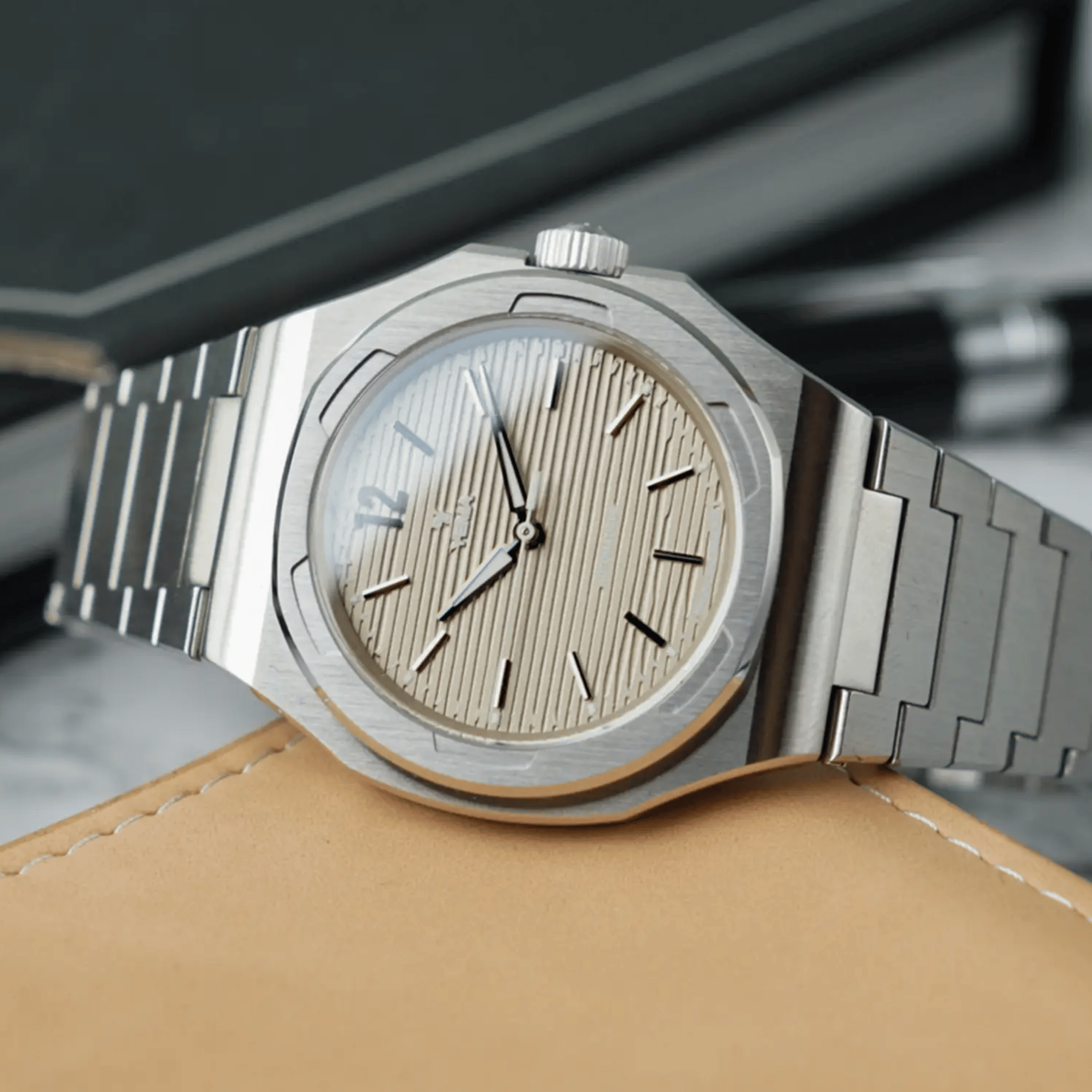 Yema Wristmaster Slim CMM.20 Micro-Rotor automatic champagne dial steel bracelet 39 mm