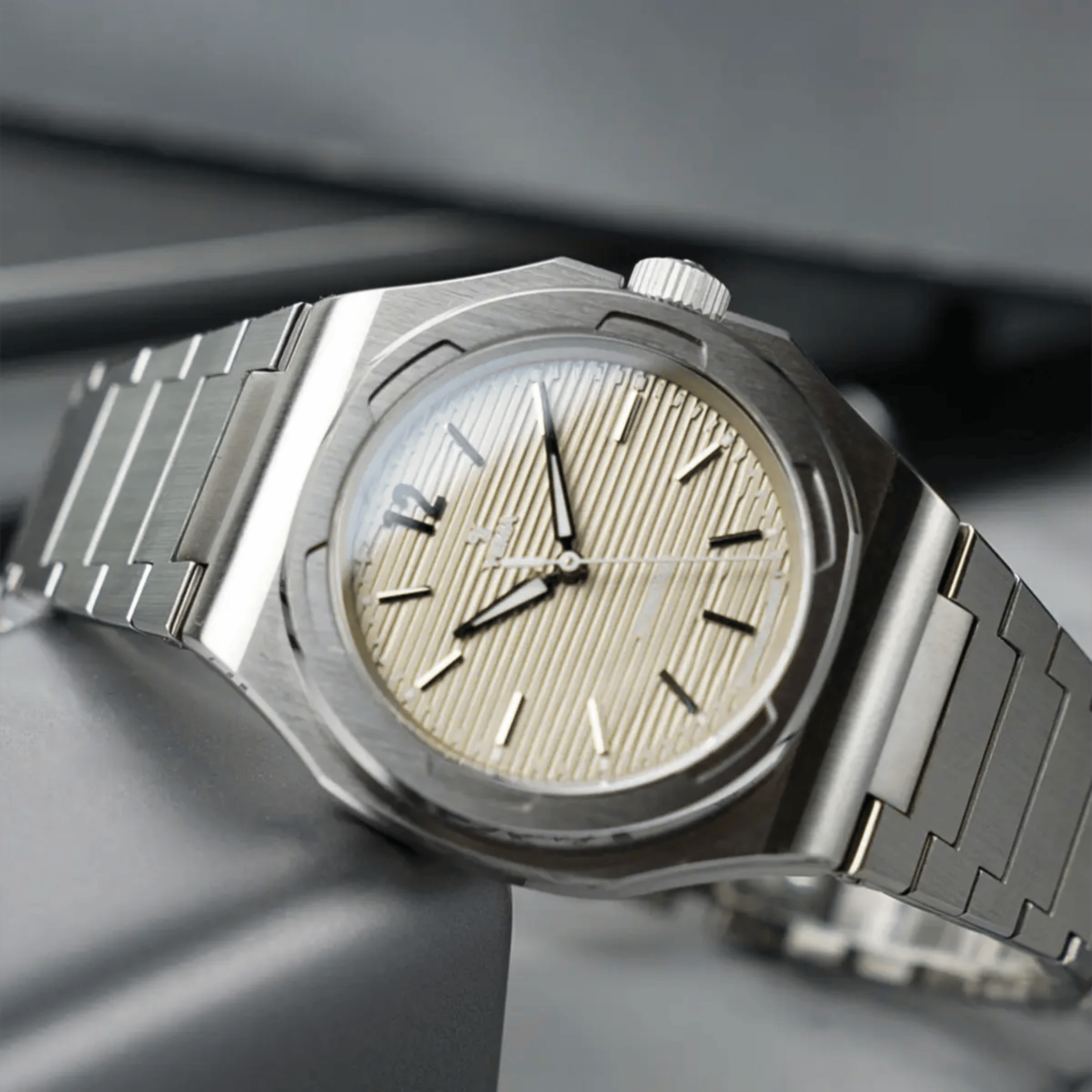 Yema Wristmaster Slim CMM.20 Micro-Rotor automatic champagne dial steel bracelet 39 mm