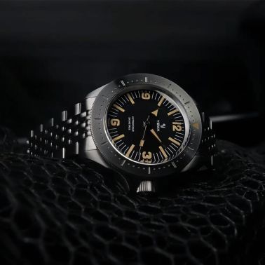 Yema Diver automatic black dial steel bracelet 39,5 mm