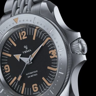 Yema Diver automatic black dial steel bracelet 39,5 mm