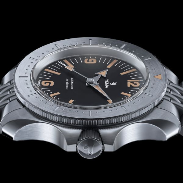 Montre Yema Diver automatique cadran noir bracelet acier 39,5 mm