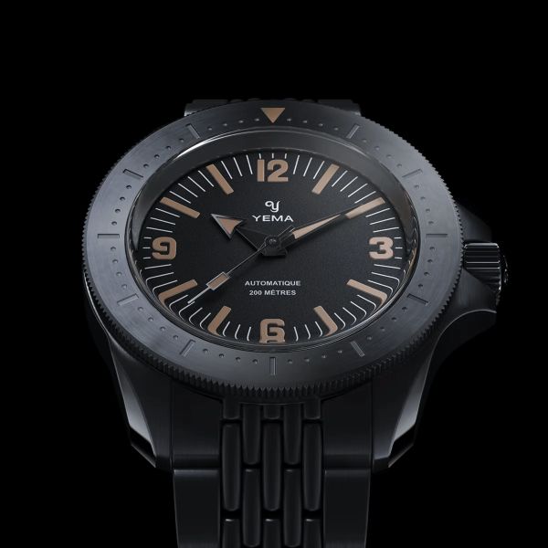 Montre Yema Diver automatique cadran noir bracelet acier 39,5 mm