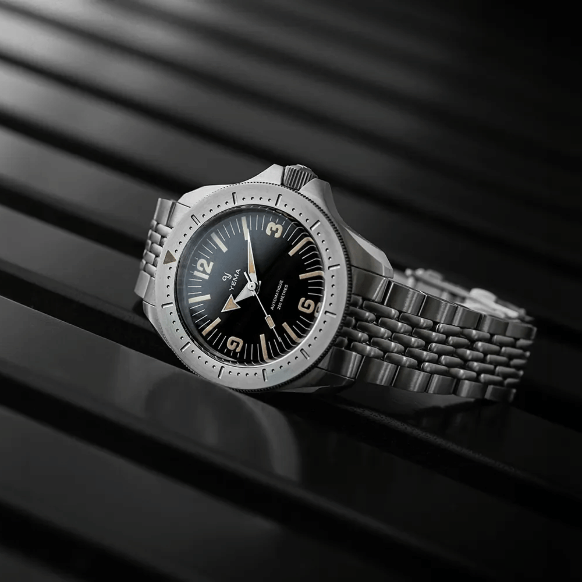 Yema Diver automatic black dial steel bracelet 39,5 mm