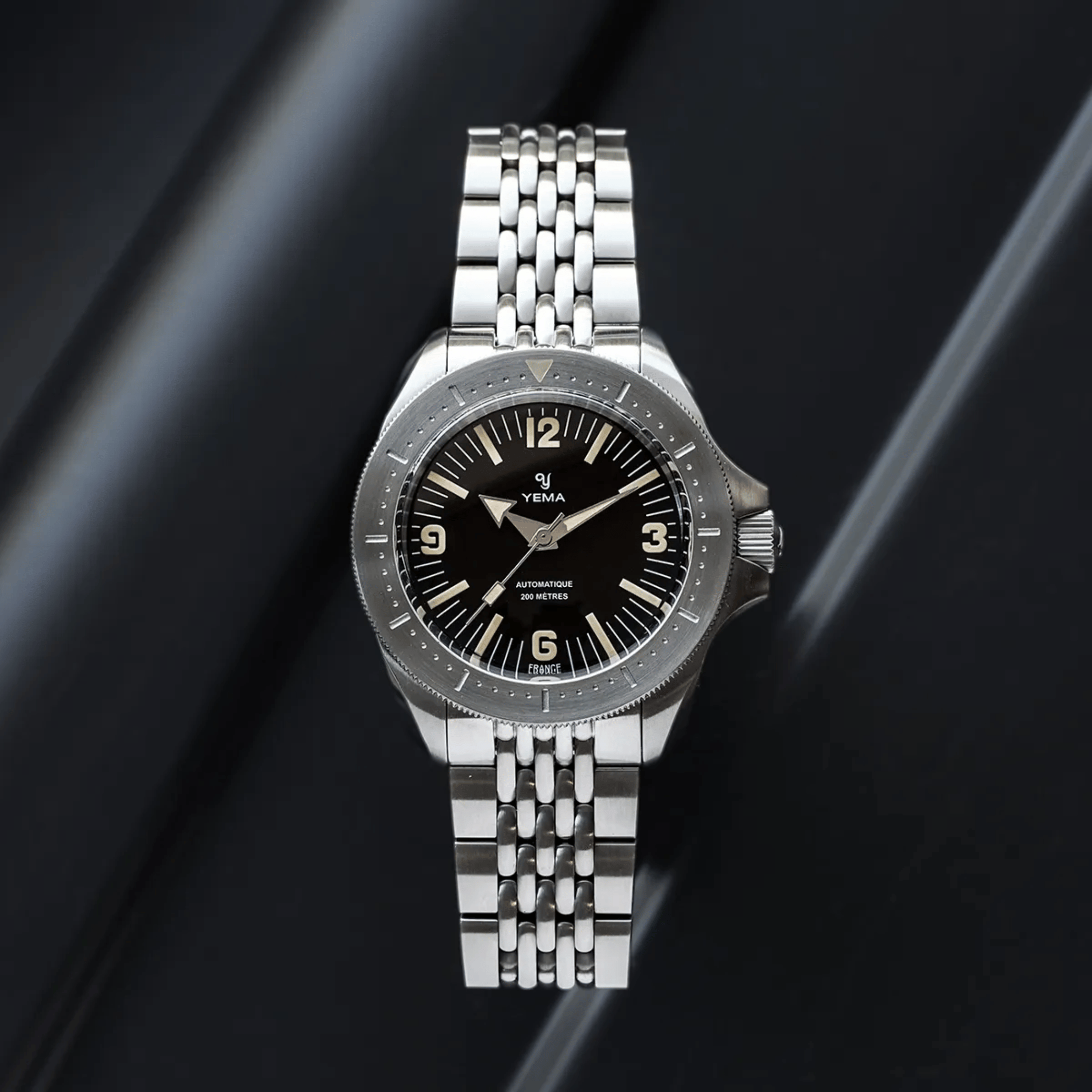 Yema Diver automatic black dial steel bracelet 39,5 mm