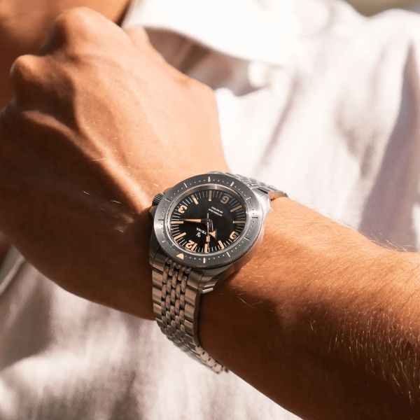 Montre Yema Diver automatique cadran noir bracelet acier 39,5 mm