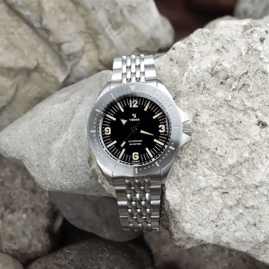 Montre Yema Diver automatique cadran noir bracelet acier 39,5 mm