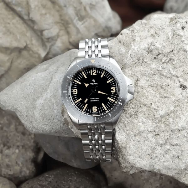 Montre Yema Diver automatique cadran noir bracelet acier 39,5 mm