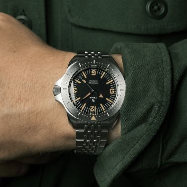 Montre Yema Diver automatique cadran noir bracelet acier 39,5 mm