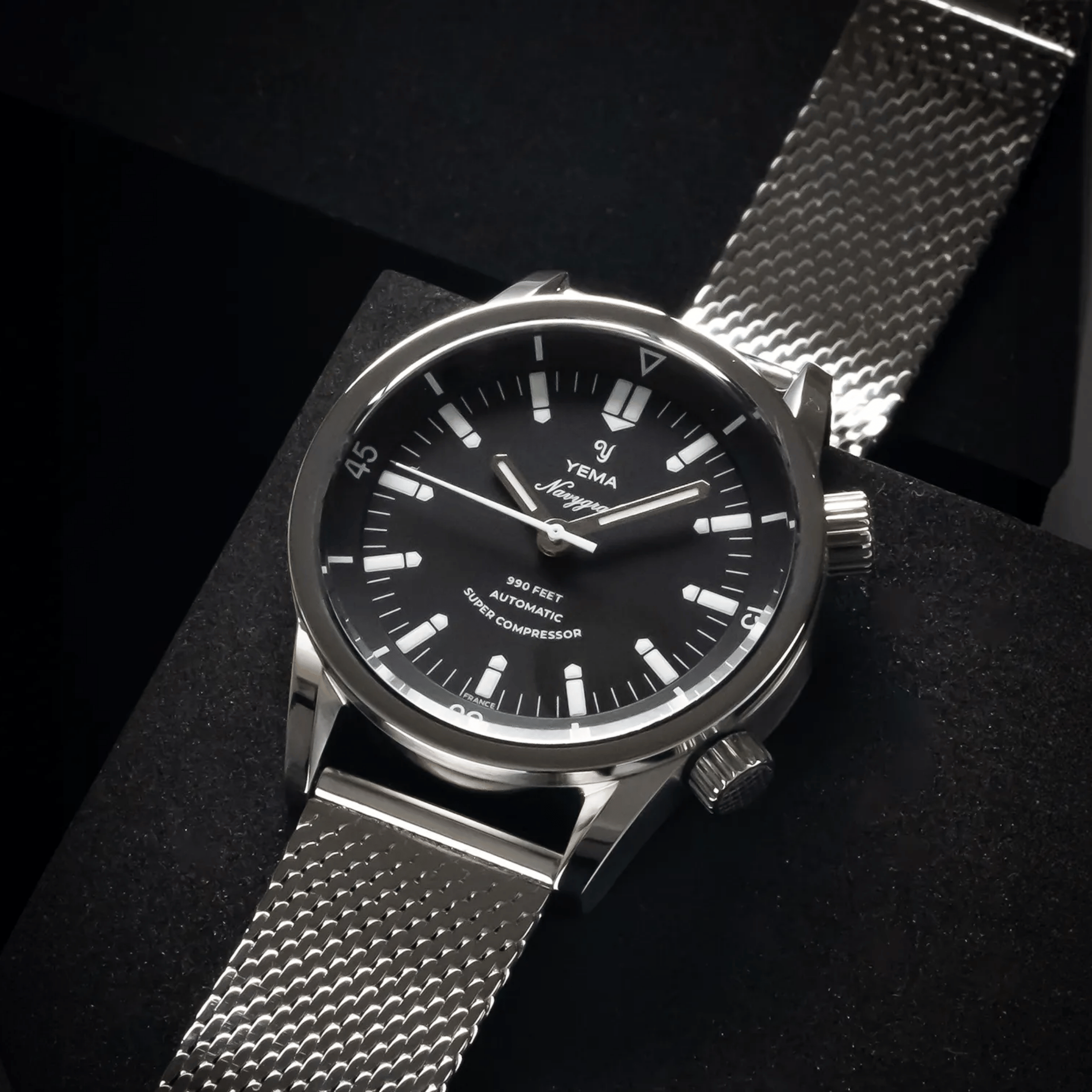 Montre Yema Navygraf Super Compressor automatique cadran noir bracelet tropic 38,5 mm