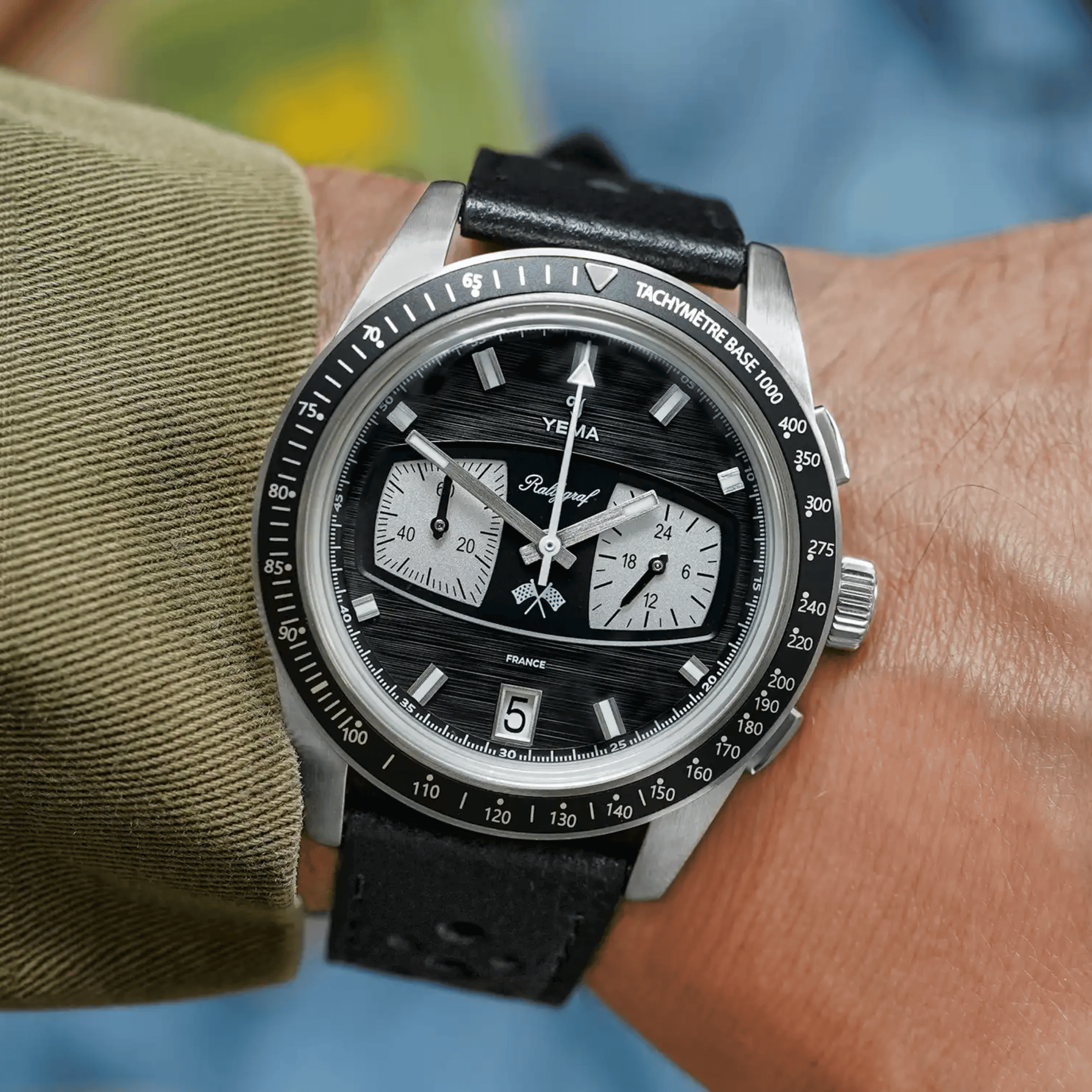 Montre Yema Rallygraf Meca-Quartz II Reverse Panda cadran noir bracelet cuir 40 mm