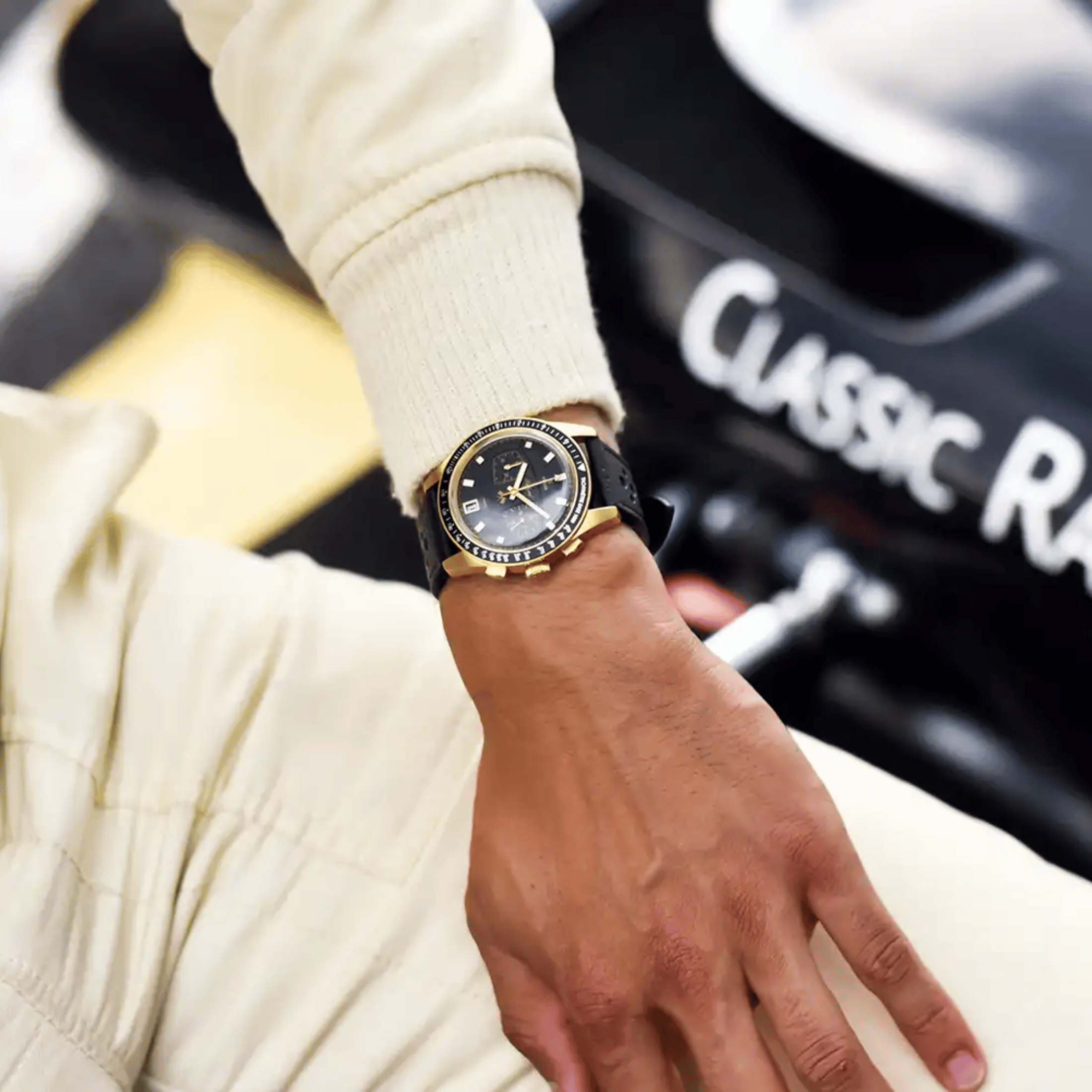 Montre Yema Rallygraf Meca-Quartz II Classic Racing School cadran noir bracelet cuir 40 mm