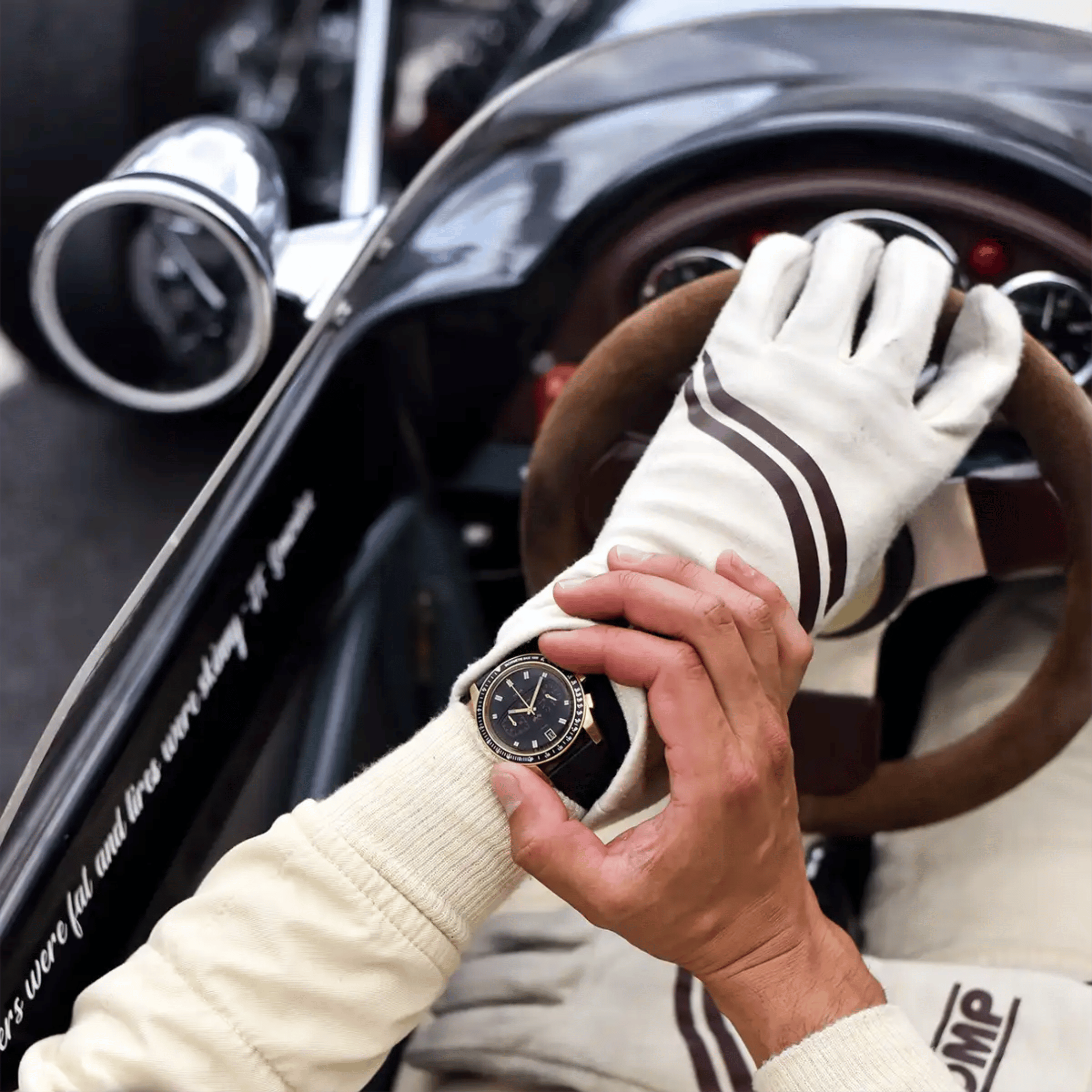 Montre Yema Rallygraf Meca-Quartz II Classic Racing School cadran noir bracelet cuir 40 mm