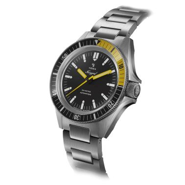 Montre Yema Navygraf CMM.10 automatique cadran noir bracelet acier 39 mm