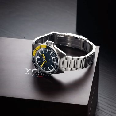 Yema Navygraf CMM.10 automatic black dial steel bracelet 39 mm