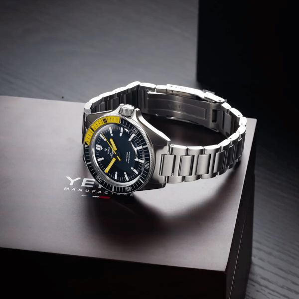 Yema Navygraf CMM.10 automatic black dial steel bracelet 39 mm