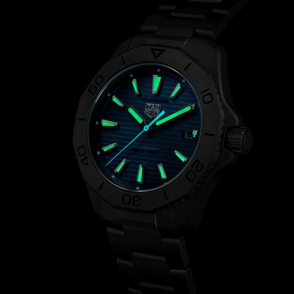 Montre TAG Heuer Aquaracer Professional 200 Solargraph quartz cadran bleu bracelet titane 40 mm WBP1182.BF0000