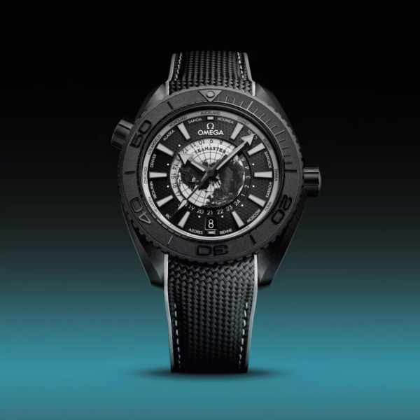 Montre Omega Seamaster Planet Ocean 600M Worldtimer céramique noire cadran noir bracelet caoutchouc 45,5 mm