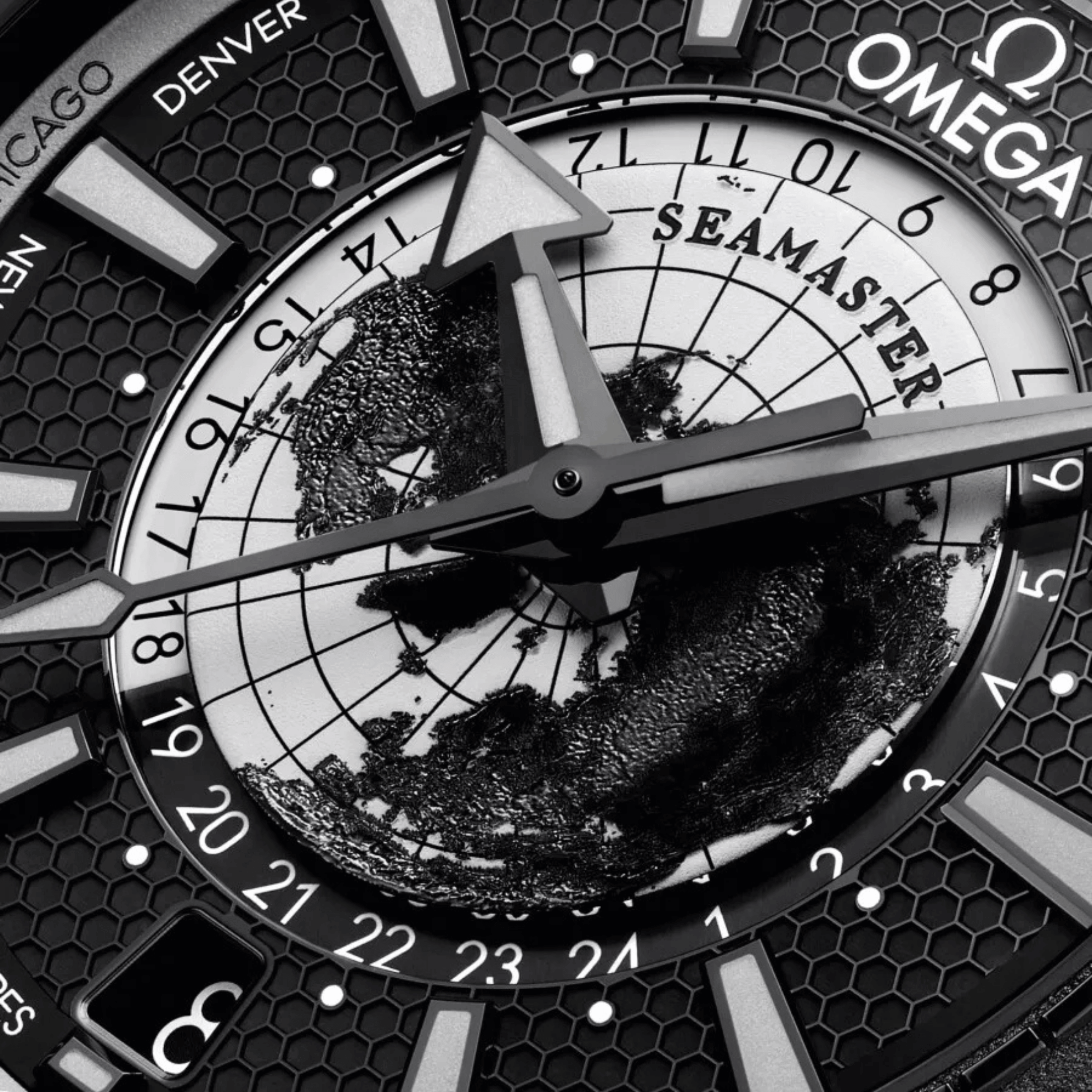 Omega Seamaster Planet Ocean 600M Worldtimer black ceramic black dial rubber strap 45,5 mm