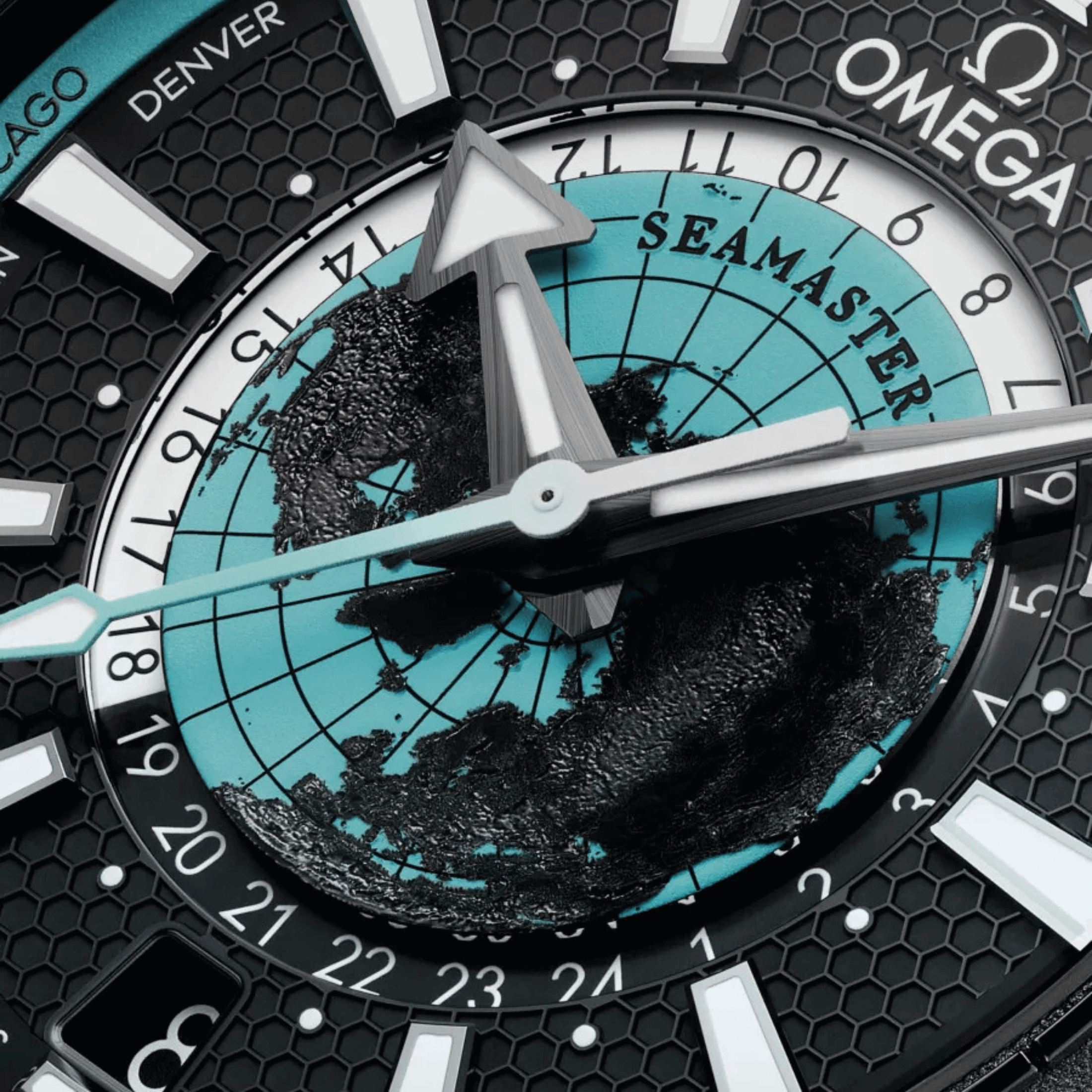 Montre Omega Seamaster Planet Ocean 600M Worldtimer céramique noire cadran turquoise bracelet caoutchouc 45,5 mm