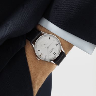 Montre NOMOS Minimatik 39 Date automatique cadran blanc argenté automatique bracelet cuir 39 mm