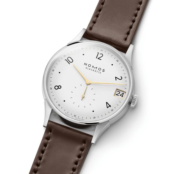 Montre NOMOS Minimatik 39 Date Gold automatique cadran blanc argenté automatique bracelet cuir 39 mm